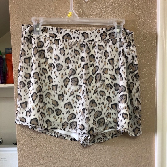 Patterned Shorts - Picture 2 of 2